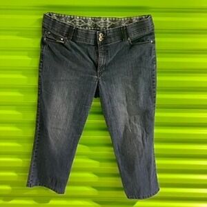 Bandolino Blu Womens Size 14 Dark Wash Denim Capri Jeans Comfort Stretch Waist